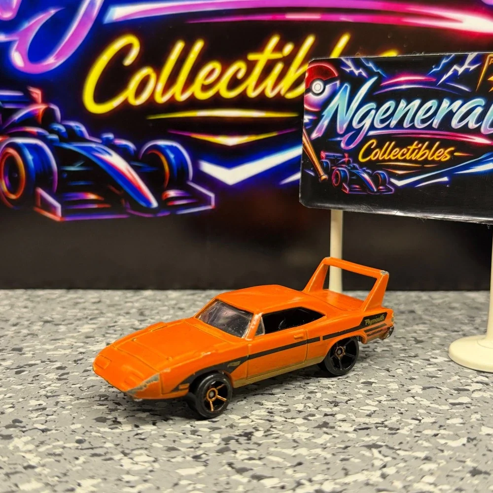Hot Wheels Plymouth Superbird Orange Black Stripe Muscle Mania 2012 Diecast 1:64